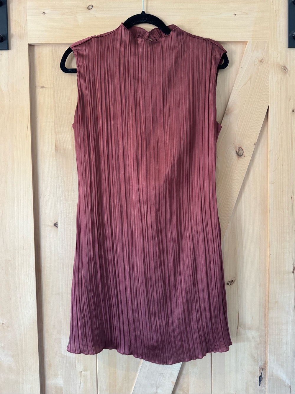 Abercrombie & Fitch Giselle Pleated Trapeze Mini Dress in women’s size small.
